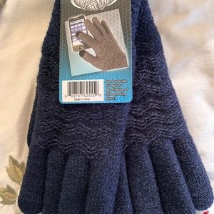 NWT PUGS Ladies’ Glove with touchscreen technology